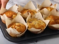 MOGU BITI U SLATKOJ I SLANOJ VERZIJI, OVO JE RECEPT ZA POSLASTICU: Fini mafini sa jabukama i orasima, savršen su izbor za...