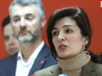 SVE SE ZAKOMPLIKOVAO NOĆ UOČI SJEDNICE: Razboljela se Sabina Ćudić, upitan dolazak i podrška smjeni Nebojše Radmanovića?