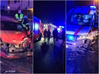TEŠKA SAOBRAĆAJNA NESREĆA U TUZLI: U sudaru vozila Hitne pomoći i automobila među povrijeđenim i dijete
