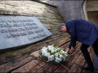 MJESTO MASOVNOG STRADANJA SRBA, JEVREJA I DRUGIH NARODA: Bećirović posjetio Memorijalni centar Jasenovac (FOTO)