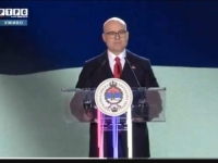 PUKLA BRUKA U BANJOJ LUCI: Srbijanski premijer napao studente pa pomiješao slavne pjesnike (VIDEO)