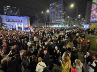 BEOGRADSKI I NOVOSADSKI STUDENTI STIGLI U NIŠ: Velika grupa pješačila je i sa juga Srbije...