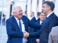 U SABOR GA INSTALIRAO IVO SANADER: Zastupnik HDZ-a, koji je napao policajca i tukao redara, ima platu od...