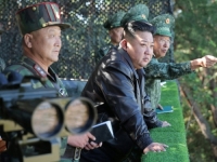 IMAO JE BROJNE OBAVEZE, PA NIJE STIGAO: Kim Jong Un posjetio grob svog oca poslije četiri godine, u pratnji svoje sestre...