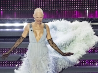 ZVIJEZDA OVOGODIŠNJEG SAN REMA: Nakon žestoke borbe s opakom bolesti, supermodel Bianca Balti kaže da više nije uzimala život za... (FOTO)
