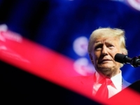 DONALD TRUMP UKIDA NAFTNI SPORAZUM SA VENECUELOM: Žali se i da migrante sporo prebacuju -