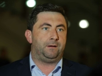 POVRATAK UNAZAD: Ljubiša Petrović tvrdi da RS grca u dugovima i da će uskoro biti upitna isplata plata...