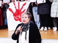 'PLATIĆEŠ ZA SVE': Dekanesa Filozofskog fakulteta u Nišu napadnuta na protestu, zatražila ljekarsku pomoć