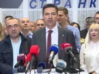 NOVI SKANDAL VUČIĆEVE VLASTI: U kabinetu gradonačelnika Niša zaposlena i novinarka Kurira, on nije siguran koje joj je radno mjesto