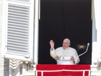 ITALIJANSKI MEDIJI PRENOSE: Papa Franjo je kritično, već su mu zatajili bubrezi i ima sepsu?