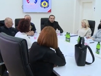 BURNO U SARAJEVU: Milioni maraka za savjetnike, a za povećanje plaća nema novca...