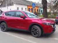 NOVI INCIDENT NA PROTESTIMA U SRBIJI: Autom krenuo na đake (VIDEO)