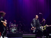 BOSANSKI MICK JAGGER: Legendarni sarajevski muzičar ne prestaje pjevati i uživati  (FOTO, VIDEO)