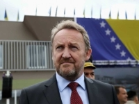 BAKIR IZETBEGOVIĆ VIDNO UŽIVA U SVEMU: 'Ne žuri nam se u vlast. Neka se Trojka još pati!'
