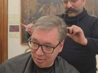 VUČIĆ PODIJELIO SNIMAK SA ŠIŠANJA: 'Kaže mi majka, sine, pobijelio si načisto...' (VIDEO)