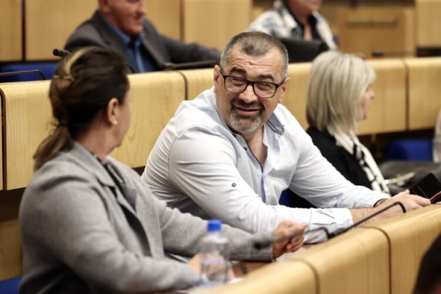 ŽARKO VUJOVIĆ GLASAO ZA POVEĆANJE PLATA FUNKCIONERIMA, PA ISKLJUČEN IZ DF-a: ‘Poštujem odluku, neću dolijevati ulje na vatru’