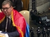PO SVOM NARODU ZVUČNIM TOPOM: Ko još vjeruje Vučiću da je držao kišobran na Jevrejskom i da je 'napadnut' u Potočarima