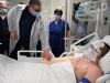 POMALO NEUMJESNO: Aleksandar Vučić posjetio povrijeđene pacijente iz Makedonije, pa objavio fotografije