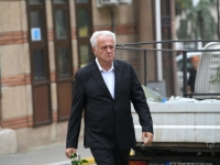 BRUKA SNS-ovog GLUMCA U NARODNOM POZORIŠTU U BEOGRADU: Kolege su mu na ulicama, a njega je stid da se...