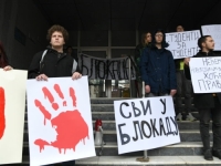 SISTEMSKA KAMPANJA LAŽI: Studenti u blokadi obrazložili zašto su objavili rat Vučićevom tabloidu i njegovom uredniku