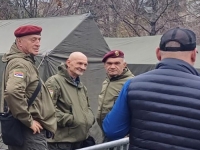VETERANI ZLOGLASNIH 'CRVENIH BERETKI' U PIONIRSKOM PARKU U BEOGRADU: Isprepadani Vučić ih pozvao da ga brane, ali oni ni sebe ne mogu odbraniti