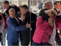 RADNIK OBEZBJEĐENJA DAVIO ŽENU NA ULAZU U SKUPŠTINU: Doktorica ucjenjivala roditelje teško bolesne djece (VIDEO)