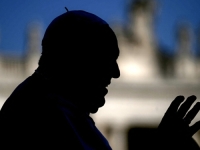 NAKON DUGE BOLNIČKE TERAPIJE KISIKOM: Kardinal Fernandez ne zna hoće li papa Franjo biti...