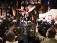 'ĆACI U ŠKOLU': Zašto pravi studenti Vučićeve 'studente' zovu 'ćaci'?