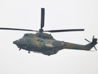 HELIKOPTERI EUFOR-a IZNAD BANJALUKE: Jedan od njih sletio u kasarnu 'Kozara' (VIDEO)