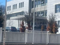 ŠTA SE IZA BRDA VALJA: Vozila EUFOR-a parkirala se ispred zgrade SIPA-e...