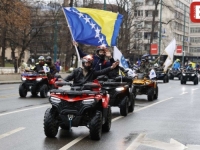 DAN NEZAVISNOSTI U SARAJEVU: Na desetine quadova okićenih zastavama prošlo centrom grada (FOTO)