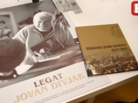UČITELJ, VIZIONAR, HUMANIST: Postavljen Legat 'Jovan Divjak', vrijedna zbirka monografskih publikacija (FOTO)
