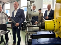 'OVA PUŠKA JE 100 POSTO DOMAĆI PROIZVOD': Zukan Helez posjetio 'Igman', obišao proizvodne pogone (FOTO)