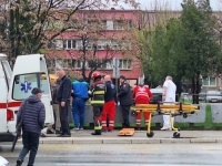 I DALJE TRAJE AKCIJA SPAŠAVANJA U TUZLI: Policajci su u nabujalu rijeku skočili za bjeguncem, jedan je spašen, za ostalima se traga...