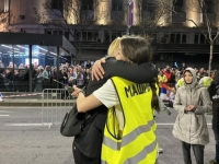 MAJKA POGINULOG U NOVOM SADU NA DOČEKU STUDENATA: 'Ovo se ne može riječima opisati' (VIDEO)
