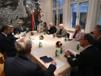 SNS JE 'DEMODE': Vučić i zvanično počeo sa formiranjem Pokreta za narod i državu, održan inicijativni odbor...