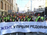 SVE ŽEŠĆA POBUNA PROTIV VUČIĆA: Na Studentskom trgu danas 19 minuta tišine, i policajci skinuli kape