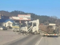 UHAPŠEN VOZAČ KAMIONA IZ VISOKOG ZBOG SAOBRAĆAJNE NESREĆE U ŽEPČU: Sumnjiči se da je...