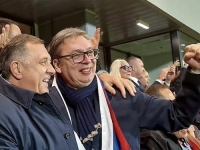 SPAŠAVANJE MILORADA DODIKA: Kad god se misli da bi ovaj ovde mogao da bude u škripcu, Mile je slao glasačke odrede, ili batinaške legije zadužene da tuku 'Srbijance'...