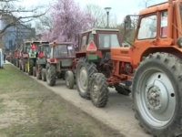 NEVJEROVATNE SCENE NA BEOGRADSKIM ULICAMA: Stotine traktora sa probušenim gumama