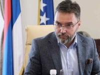 LABUĐI PJEV STAŠE KOŠARCA: 'Dok se oni svim silama uprežu da javnost ubijede u vlastite zablude i iluzije, Dodik suvereno...!'