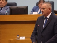 PRESTRAŠENI VIŠKOVIĆ IZAŠAO ZA GOVORNICU: 'Štićene smo ličnosti. Zar treba da me isporuče u Sarajevo zato što sam...'
