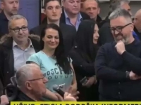 DELIRIJ U BEOGRADU: Pogledajte kako je ratni zločinac Vojislav Šešelj u trans bacio Vučićevog medijskog kasapina Dragana Vučićevića...