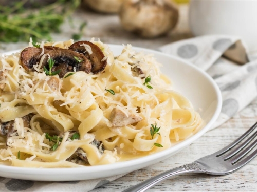 ZA ODLIČAN RUČAK ILI VEČERU TREBAT ĆE VAM POLA SATA: Napravite tagliatelle s kremastim umakom od gljiva po ovom receptu