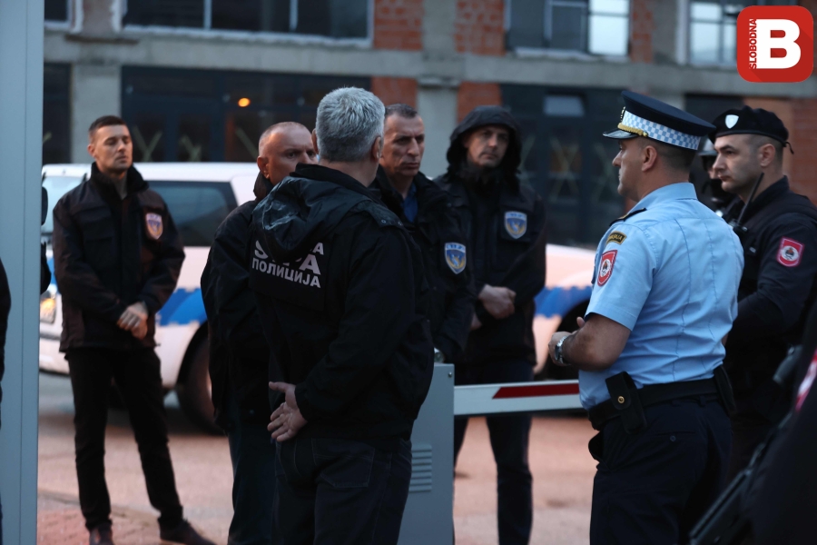 DODIK U ISTOČNOM SARAJEVU: Pripadnici SIPA-e ga pokušali 'privesti',  pogledajte kako ga je 'spasio' MUP RS-a (FOTO/VIDEO) | Slobodna Bosna