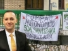 OGRADILI SE OD PORUKA: Aktivisti SDA Sandžaka u Novom Pazaru uklanjali transparente 'Pumpaj autonomiju'