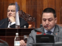 DOK VUČIĆ PADA, U DAČIĆEVOJ STRANCI KRATKI SPOJ: Od onih koji pljuju po studentima ostao je samo karikaturalni Vulin