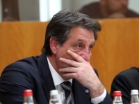 VUČIĆEV MINISTAR ODBRANE U OSTAVCI GOSTOVAO NA TV-u U RODNOM KRUŠEVCU: 'Oni vas jajetom, vi njih...'
