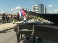 KO JE DAVIDE MARTELLO: 'Pijanista mira' kojeg je vlast protjerala iz Srbije!