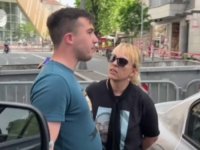 STUDENTI OTJERALI PROVOKATORE ISPRED RTS-a: 'Maltretiraju ovu jadnu ženu, prije pet mjeseci joj je dijete poginulo'